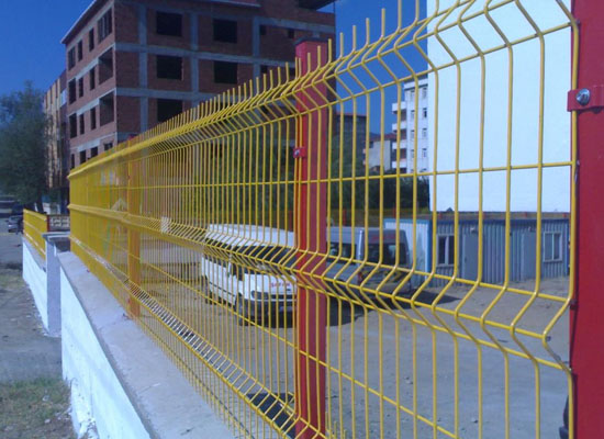 三角折彎護欄網(wǎng)